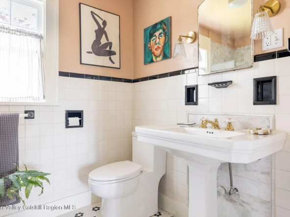 293 Linden Avenue, Red Hook, NY 12571-33