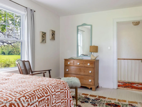 293 Linden Avenue, Red Hook, NY 12571-37