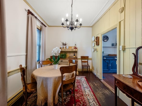 32-Dining Area