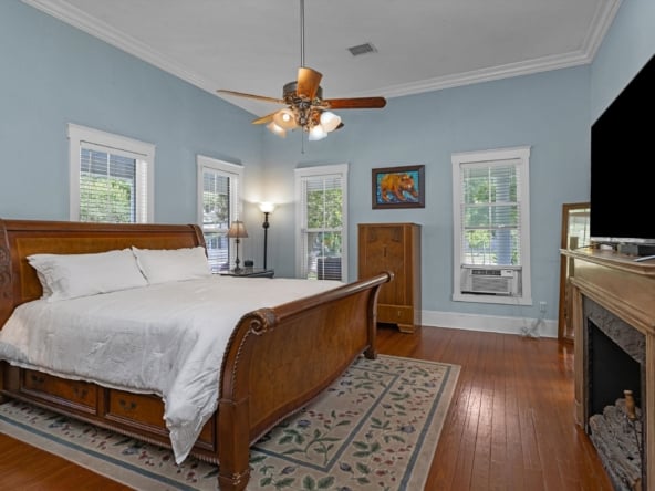 38-415 Houston St-038