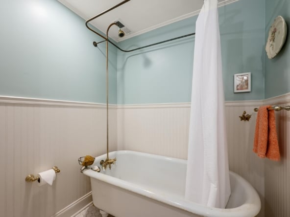 45-Bathroom