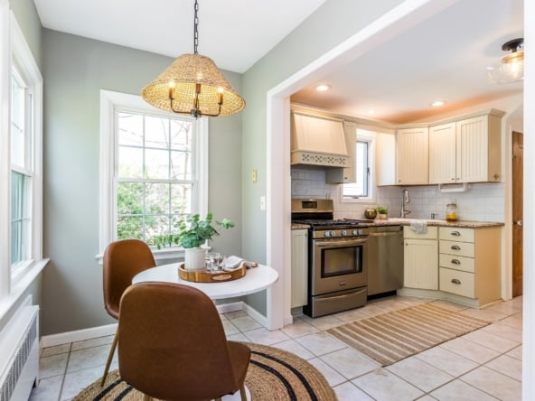 45-Breakfast Nook