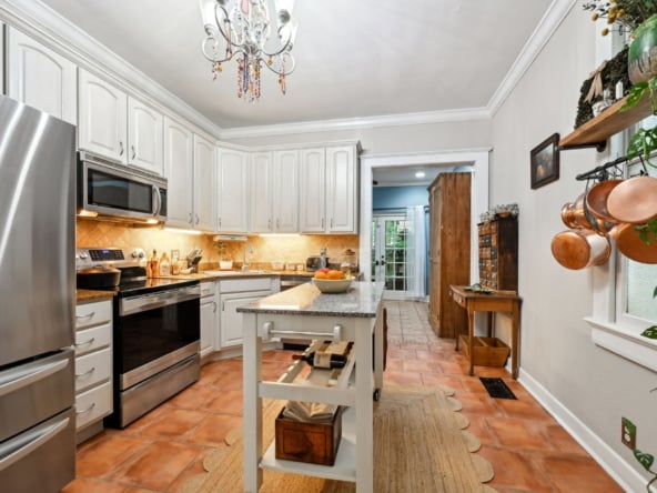 531 Olivier St_005