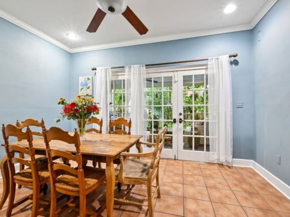 531 Olivier St_007