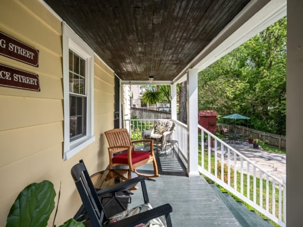 60-Porch