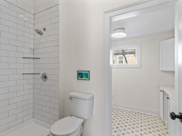Bathroom 2-2