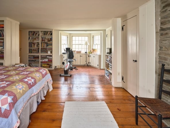 CurlyBedroom1