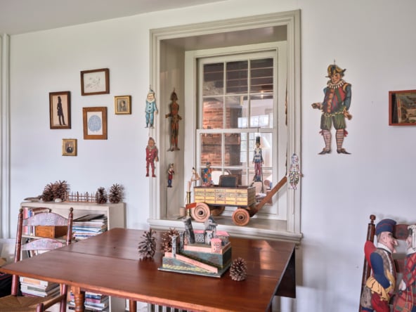 CurlyParlor2