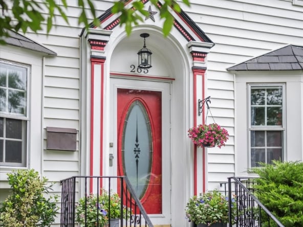 06-Front Door Detail