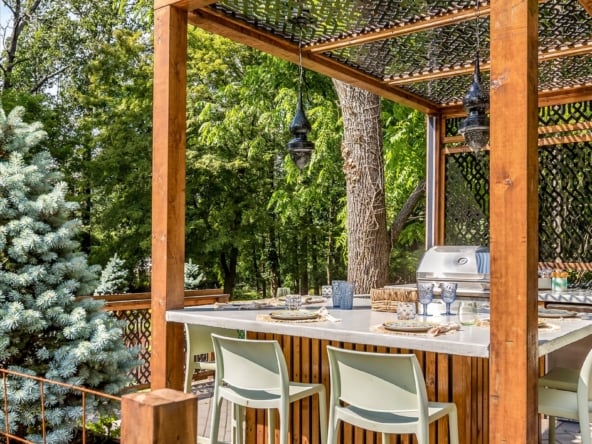 070-Outdoor Kitchen