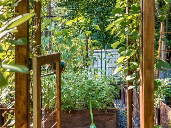 086-Herb Garden