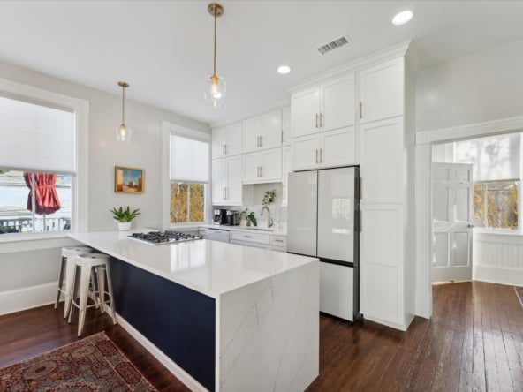 14-422-E-Gwinnett-St-Savannah-GA-31401-WindowStill-44