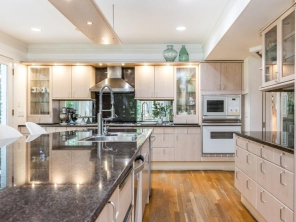 17-Kitchen