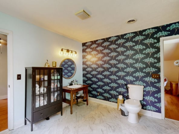 19-web-or-mls-1100 Olive St Murray KY 42071 (19 of 37)