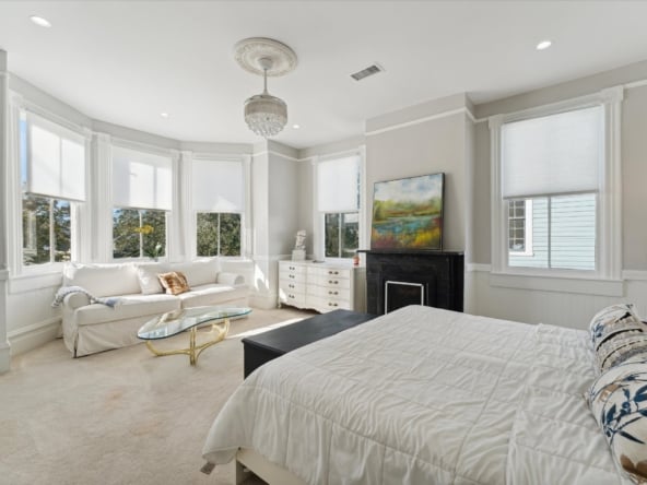 21-422-E-Gwinnett-St-Savannah-GA-31401-WindowStill-30