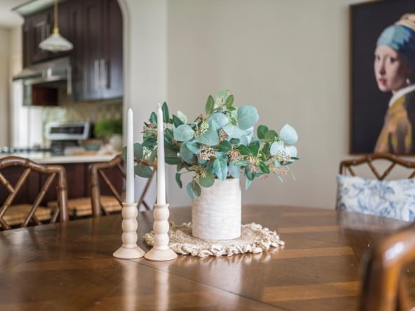 21-Dining Rm Detail