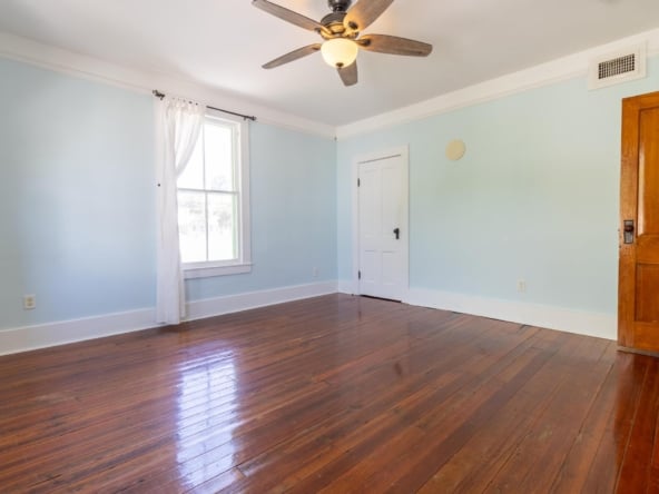 215 Dodge Front bedroom 2