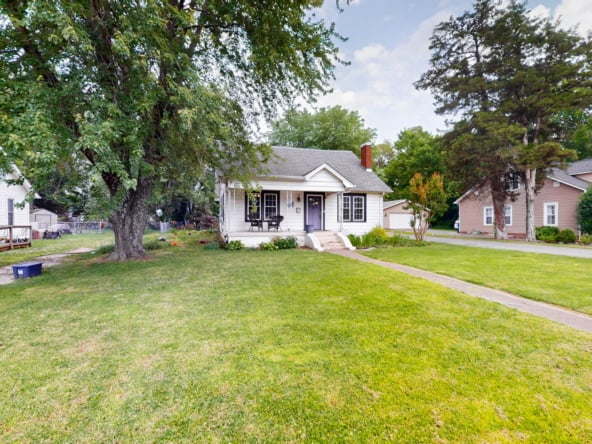 29-web-or-mls-1100 Olive St Murray KY 42071 (28 of 37)