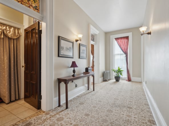 45-230 563 W 11th St
