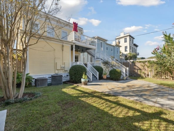 51-422-E-Gwinnett-St-Savannah-GA-31401-WindowStill-24