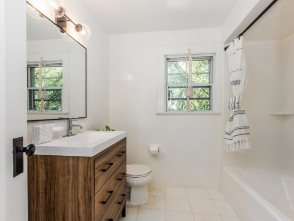 53-Bathroom