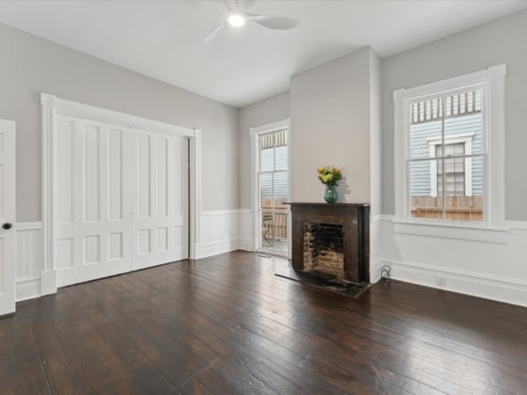79-422-E-Gwinnett-St-Savannah-GA-31401-WindowStill-13