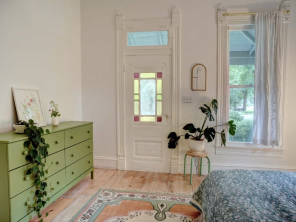 bed 2 door