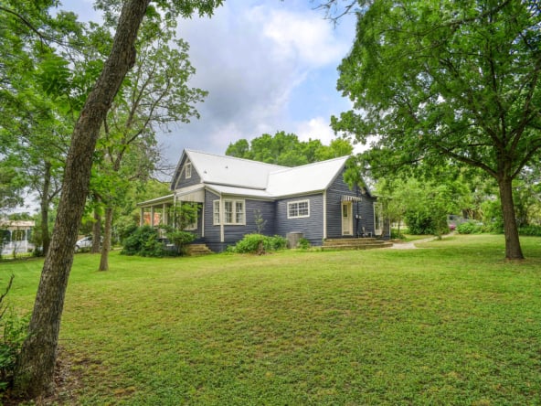 rear oblique yard view