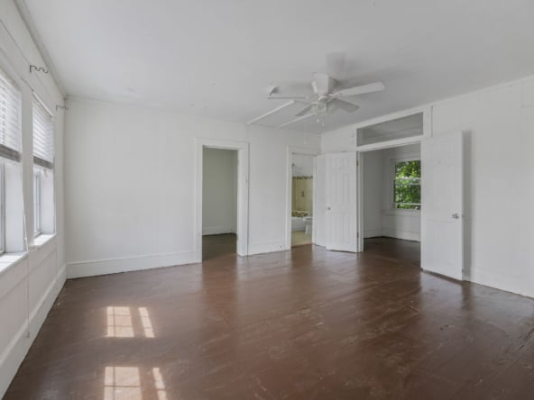 105-web-or-mls-204 S Jefferson Ave-2749