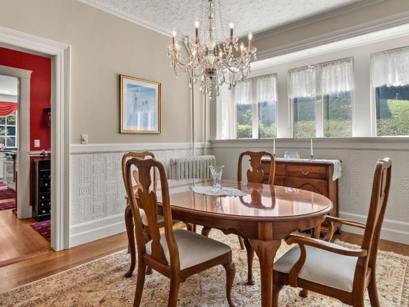 2 Melrose St, Adams, MA 01220-11