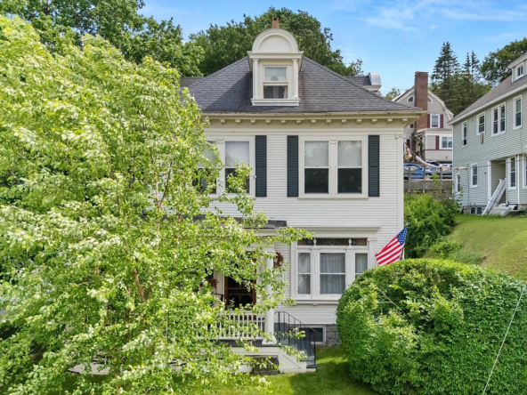 2 Melrose St, Adams, MA 01220-2