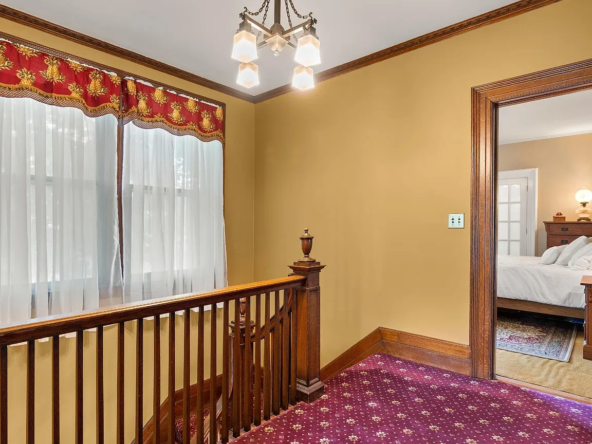 2 Melrose St, Adams, MA 01220-24