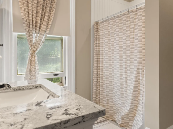 2 Melrose St, Adams, MA 01220-27