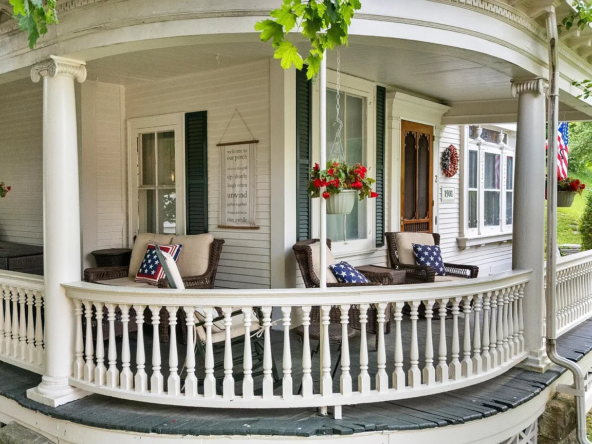 2 Melrose St, Adams, MA 01220-3