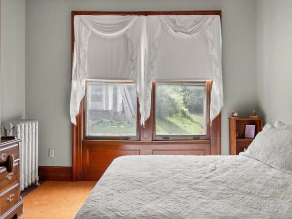 2 Melrose St, Adams, MA 01220-32
