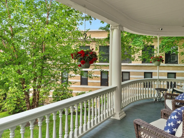 2 Melrose St, Adams, MA 01220-4