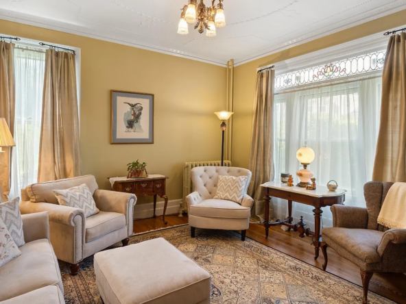 2 Melrose St, Adams, MA 01220-9
