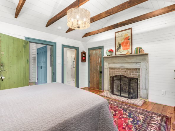 2411 Glencoe Street-27