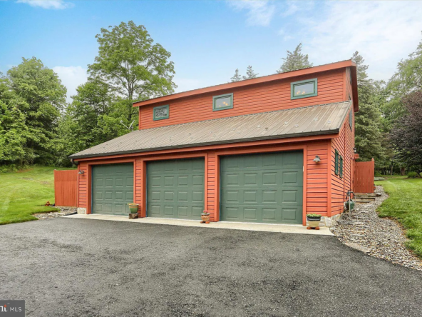 250 Big Spring Rd, Newville, PA 17241-53