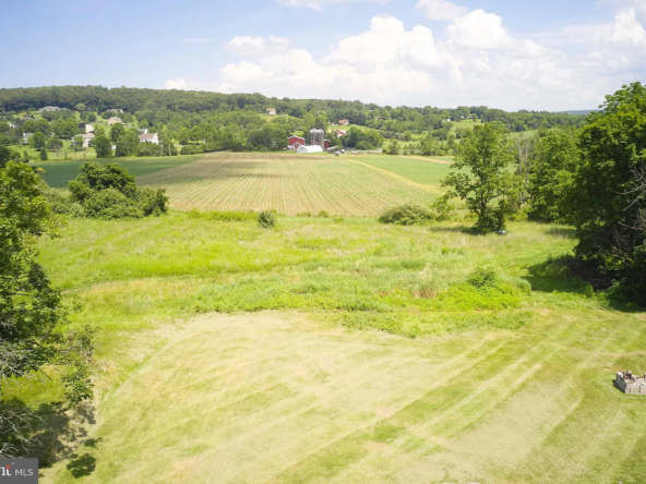 2529 Gallows Hill Rd, Kintnersville, PA 18930-29