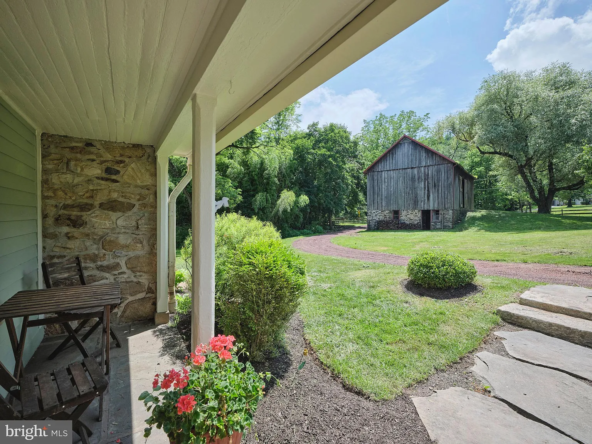 2529 Gallows Hill Rd, Kintnersville, PA 18930-3