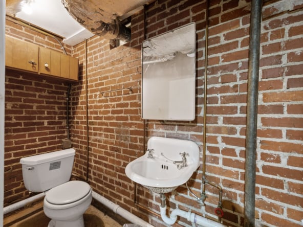 33-239 S Magnolia St-32