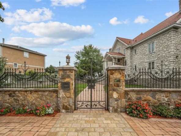 3407 Country Club Road Bronx, NY 10465-4