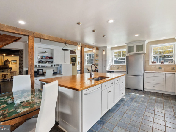 38684 Mount Gilead Rd, Leesburg, VA 20175-15