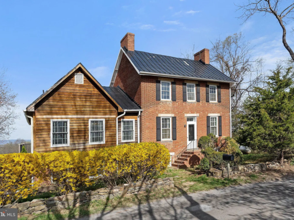 38684 Mount Gilead Rd, Leesburg, VA 20175-5