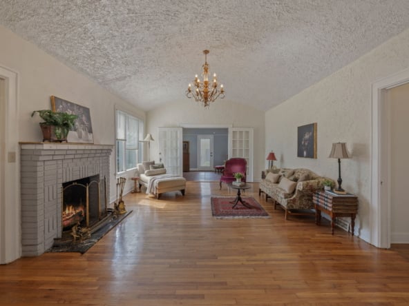 5-web-or-mls-204 S Jefferson Ave-2535