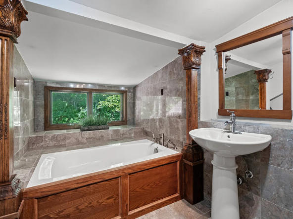6 Landing Hill Road, East Haddam, CT 06423-23