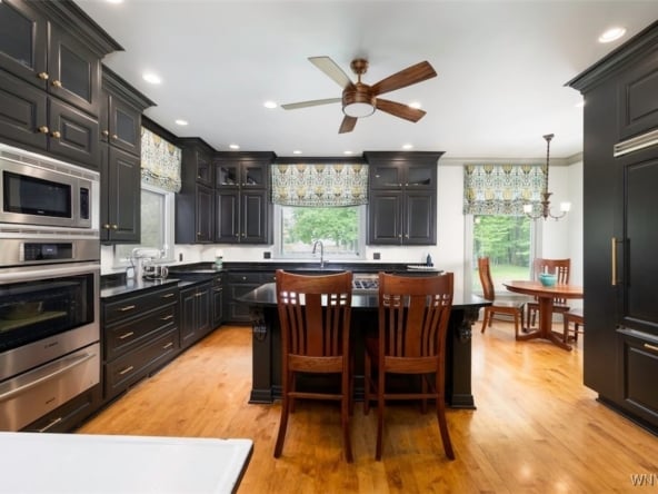 99 Gypsy Ln East Aurora, NY 14052-5