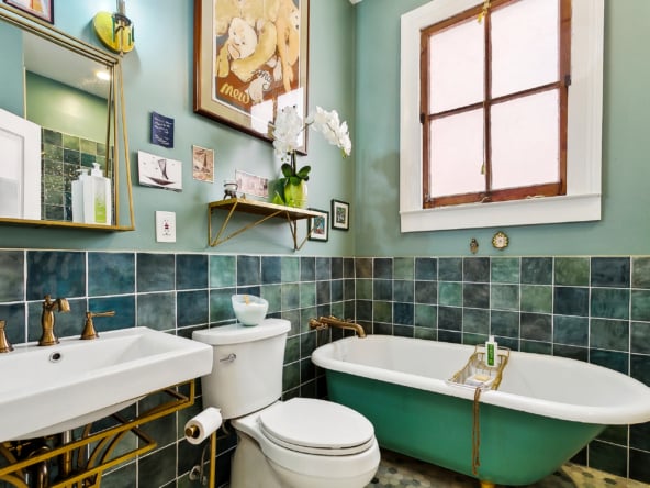 Hall bath.1