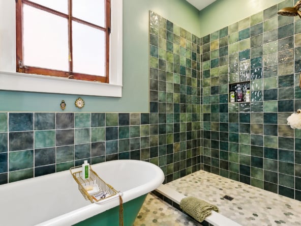 Hall bath.2